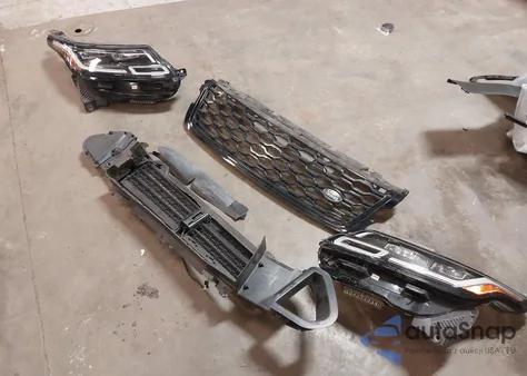 2020 Land Rover Range Rover Velar P250 R-Dynamic S from USA, damaged, VIN SALYK2EX7LA247845